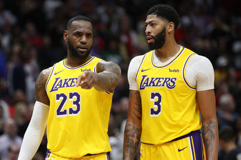 „Lakers" prarado du lyderius
