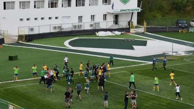 Bulgarijos moterų futbole - aršios muštynės