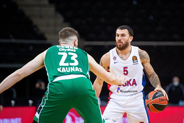 M. jamesas žais su D. Motiejūnu